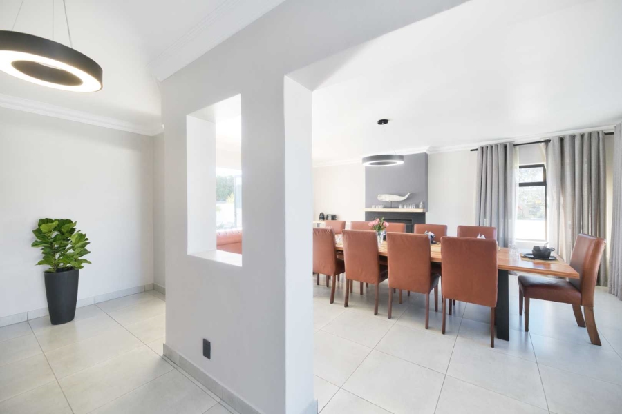 9 Bedroom Property for Sale in Westcliff Western Cape